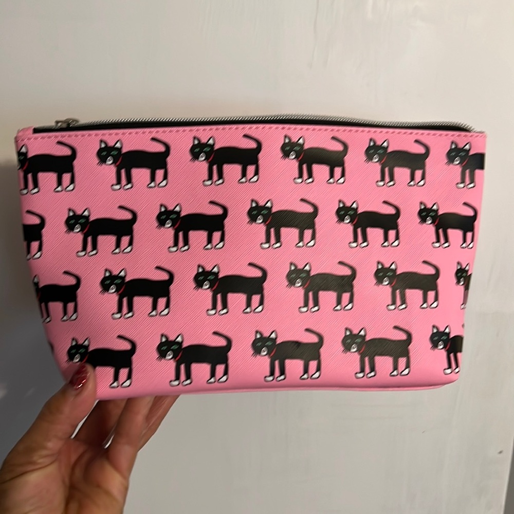 Cosmetic bag